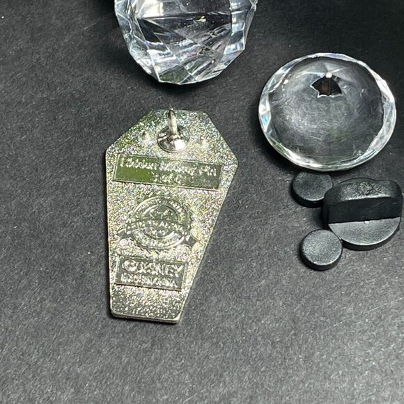 Disney Captain Hook Trading Pin Peter Pan Villain Silver Coffin Lapel Pin Brooch - Picture 5 of 9